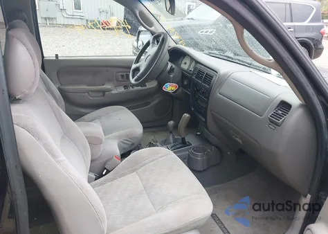 2004 Toyota Tacoma Base V6 z USA, uszkodzony, nr VIN 5TEWN72N84Z353394